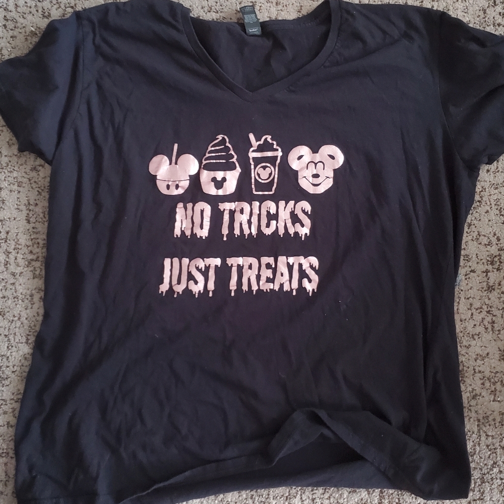 Disney Halloween 2X Women's Black T Shirt No Tricks Just Treats